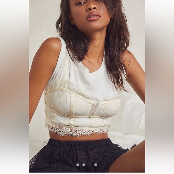 FREE People Layer In Lace Bustier in Evening Cream. Size Small 32D/34A/34B NWT - Picture 2 of 7
